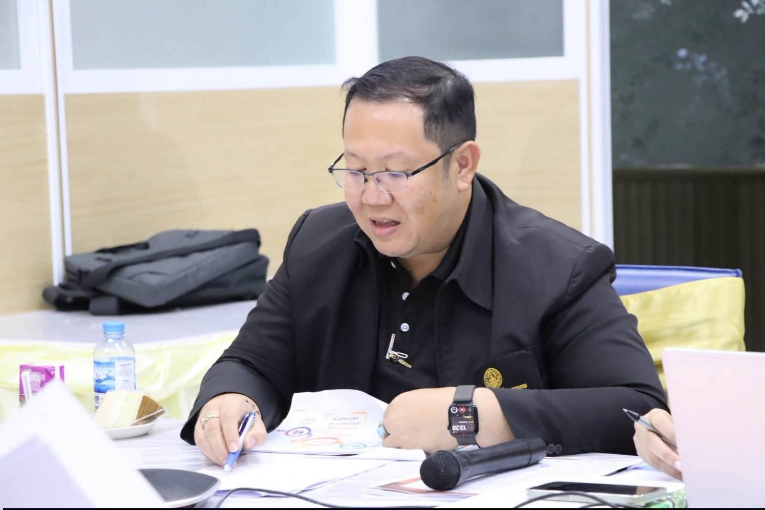 title - รองเลขาธิการสำนักงานการปฏิรูปที่ดินเพื่อเกษตรกรรม (ส.ป.ก.) เป็นประธานในการประชุมหารือแผนการดำเนินการจัดงาน “สืบสานพระราชปณิธาน สร้างงานเกษตรกรรม เลิศล้ำงานหัตถศิลป์ ท่องเที่ยวถิ่นวิถีไทย” ประจำปี พ.ศ. 2569 ครั้งที่ 1/2569 ณ ห้องประชุมรับรอง ศูนย์ส่งเสริมและพัฒนาอาชีพเสริมนอกภาคการเกษตร